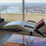 Luxus-Ecksuite Mit Stylischem Design Und Traumblick Uebers Meer, 26.Stock Im Maritim