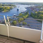 Luxus-Ecksuite Mit Stylischem Design Und Traumblick Uebers Meer, 26.Stock Im Maritim
