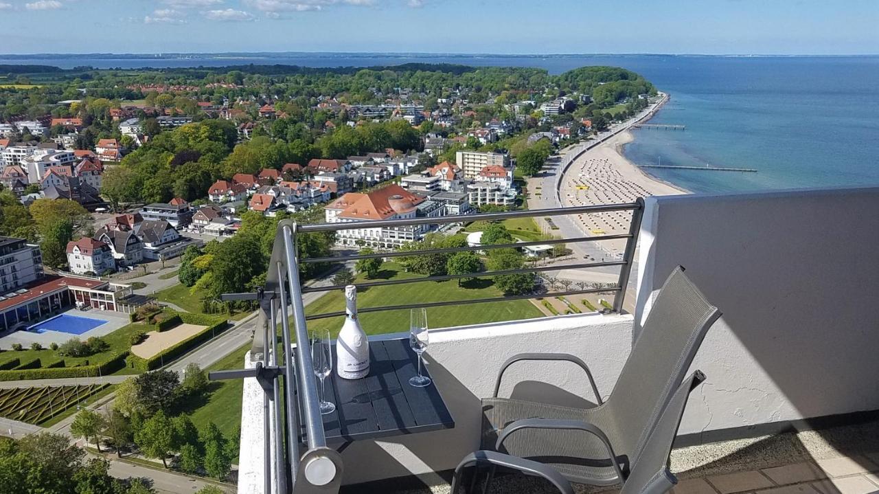 Luxus-ecksuite Mit Stylischem Design Und Traumblick Uebers Meer, 26.stock Im Maritim Lubeck