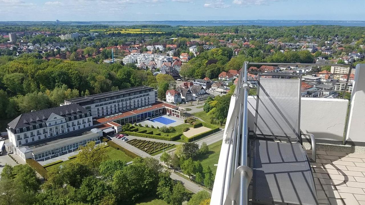Luxus-ecksuite Mit Stylischem Design Und Traumblick Uebers Meer, 26.stock Im Maritim * Lübeck