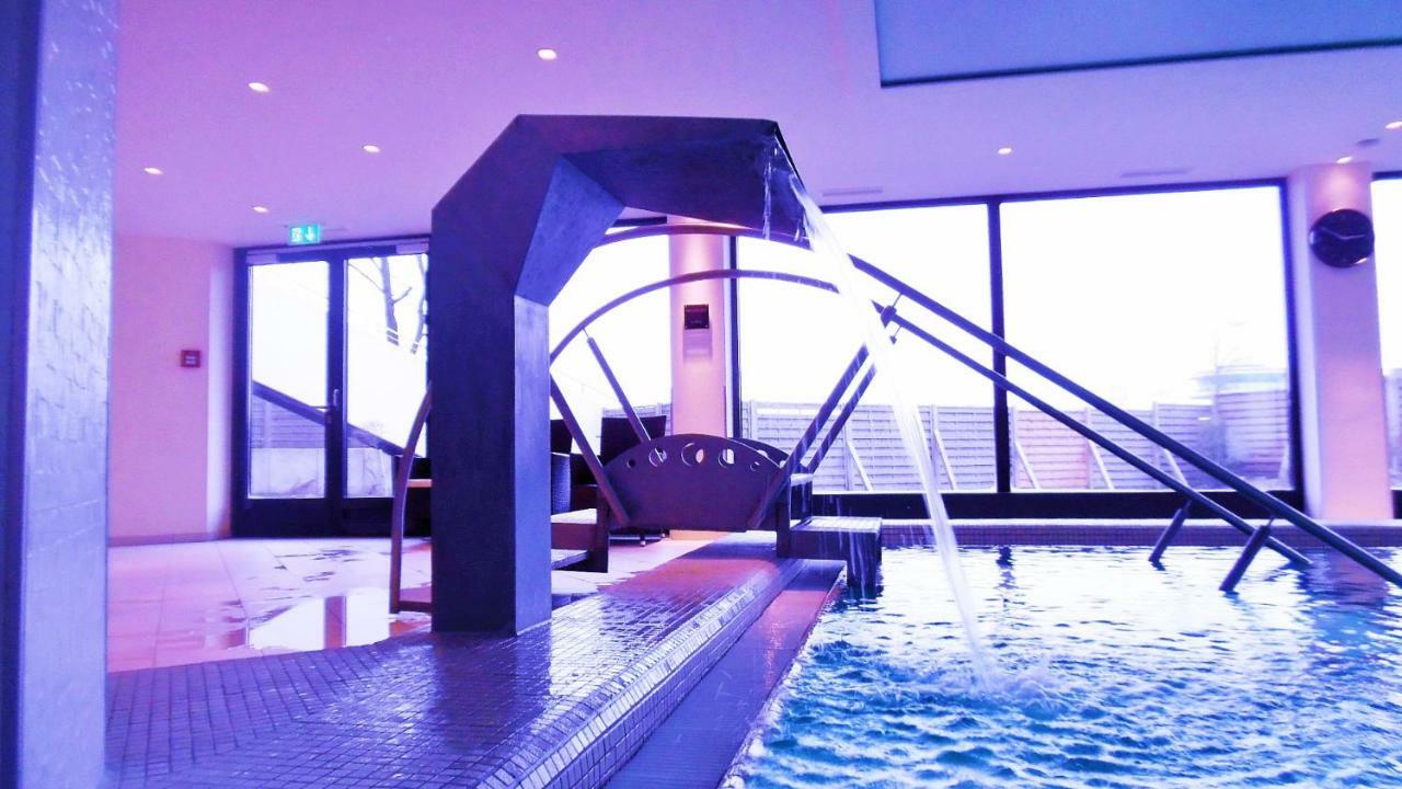 Luxus-ecksuite Mit Stylischem Design Und Traumblick Uebers Meer, 26.stock Im Maritim Lejlighed